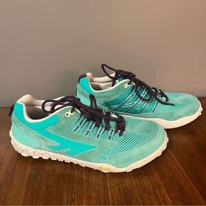 Hi-Tec Apollo Aqua Marine/Wine color. Women’s size 8.5. Like new